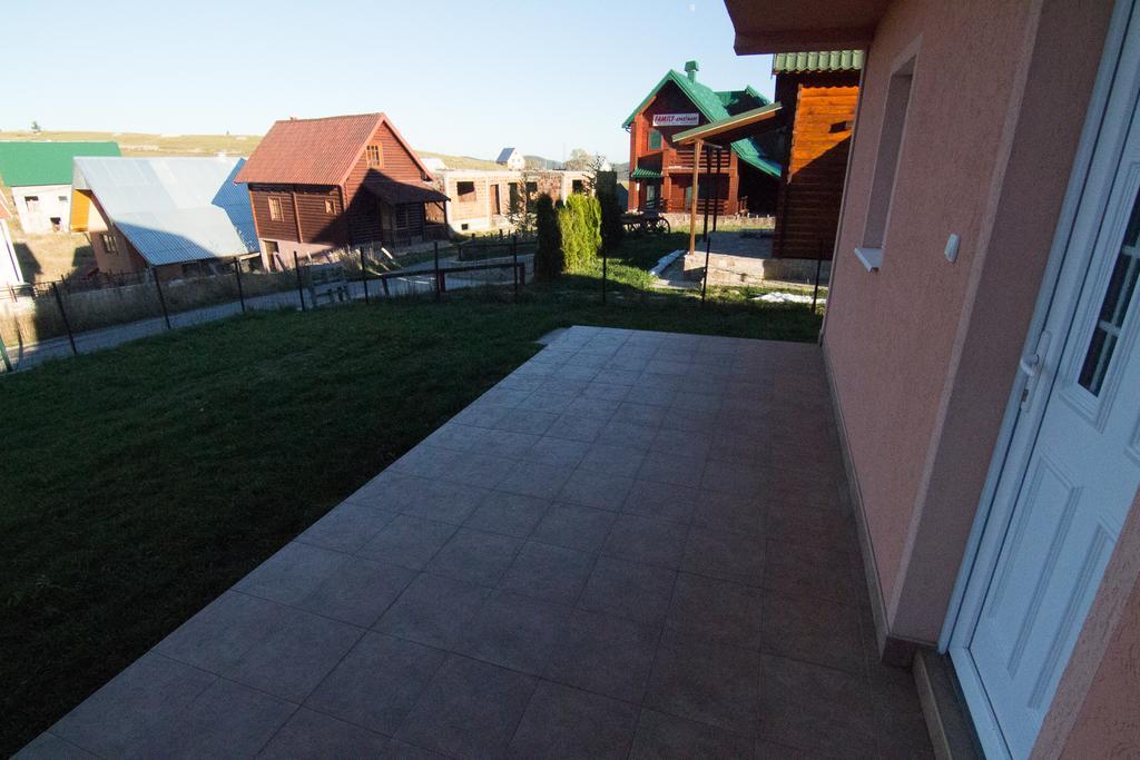 Guest House Happy Žabljak Buitenkant foto