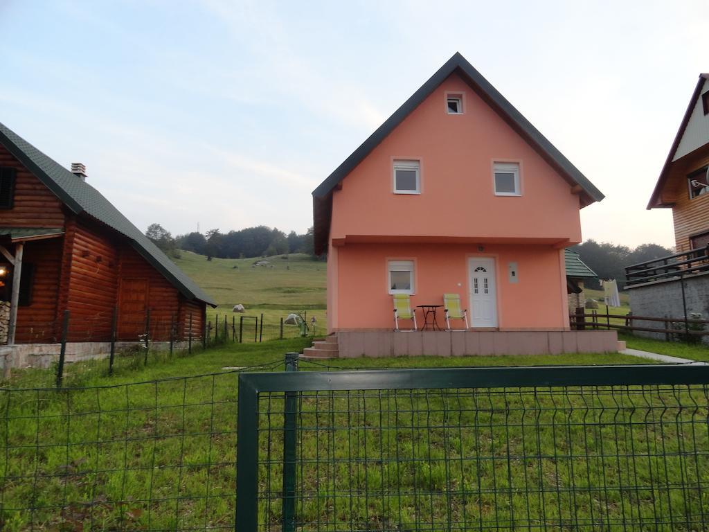 Guest House Happy Žabljak Buitenkant foto